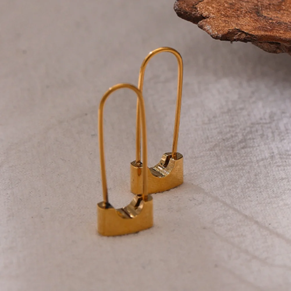 Chic Lock Hoop Earrings - Picture 2 of 8